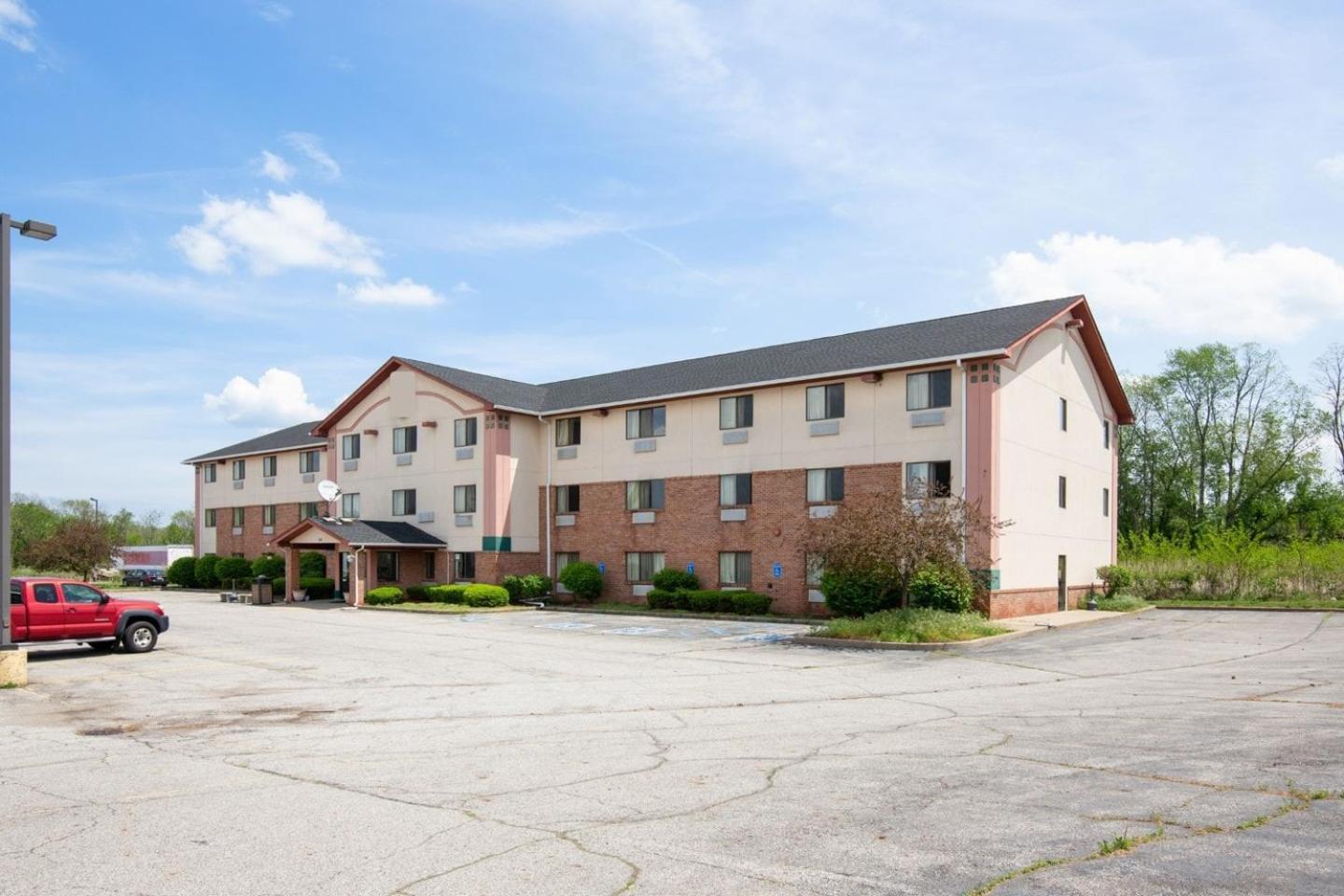 Oyo Hotel Portage I-94 Kültér fotó