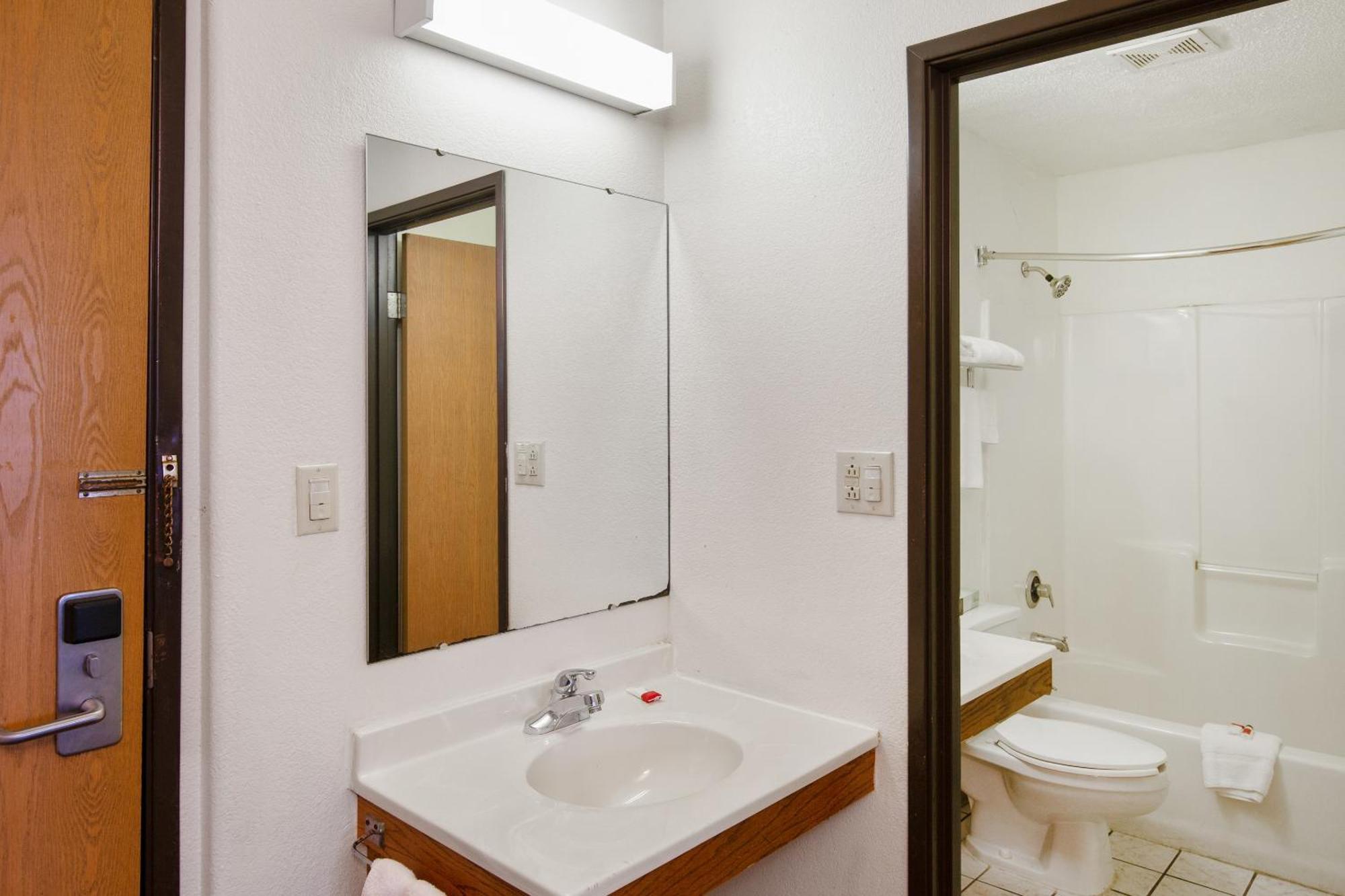Oyo Hotel Portage I-94 Kültér fotó
